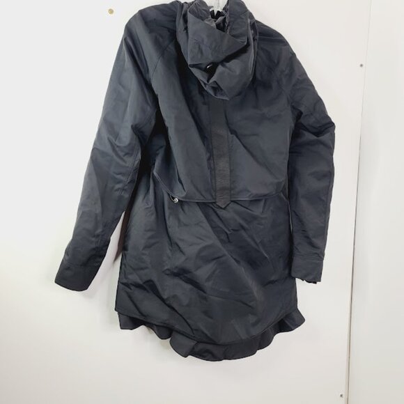 Lululemon Women's Black Rain Rebel Hooded Classic Rain Jacket Size 4 - Picture 3 of 7